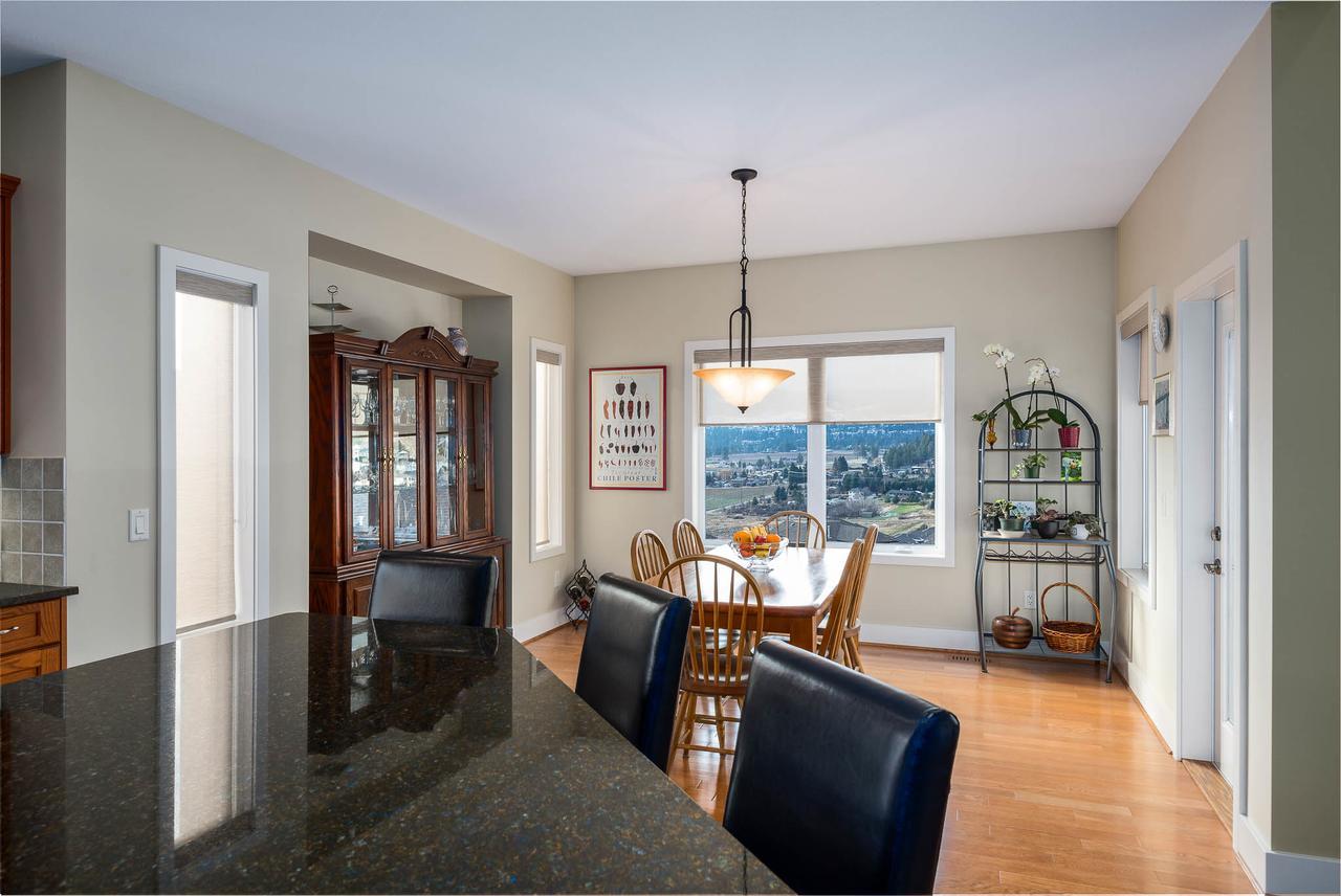 Adela'S Bed And Breakfast West Kelowna Ngoại thất bức ảnh